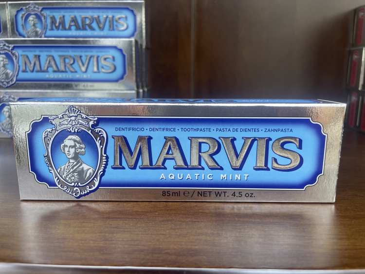 marvis玛尔斯海洋薄荷味清爽祛舌苔牙膏