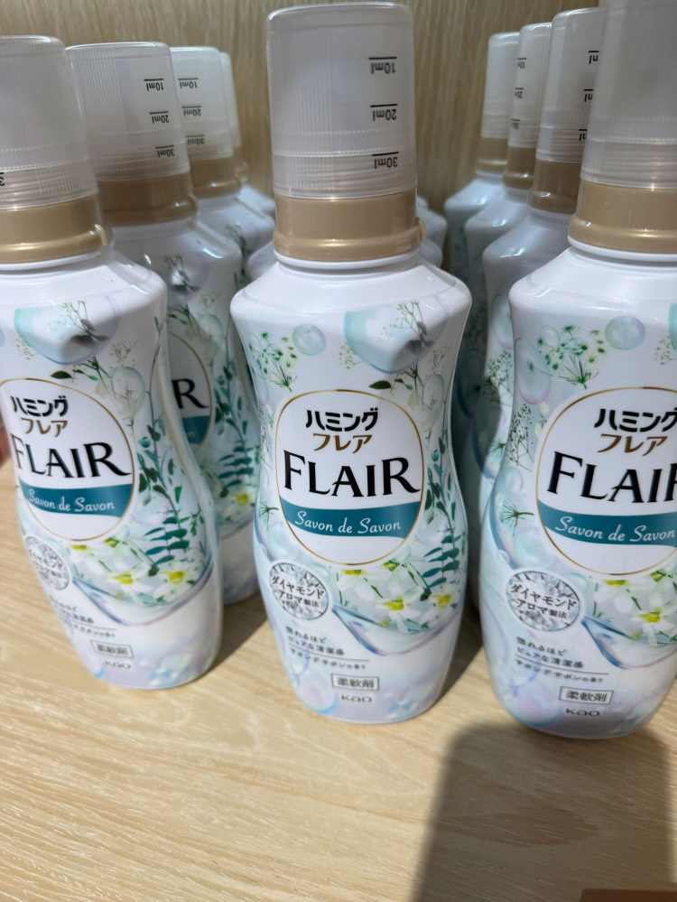 花王柔顺剂恬静的白色花束香型绿色520ml